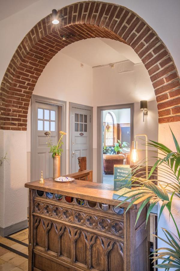 Hotel Nieuw Antiek Helden Bagian luar foto