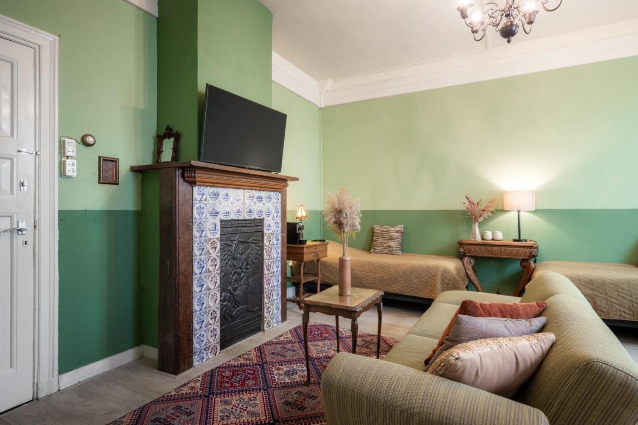 Hotel Nieuw Antiek Helden Bagian luar foto