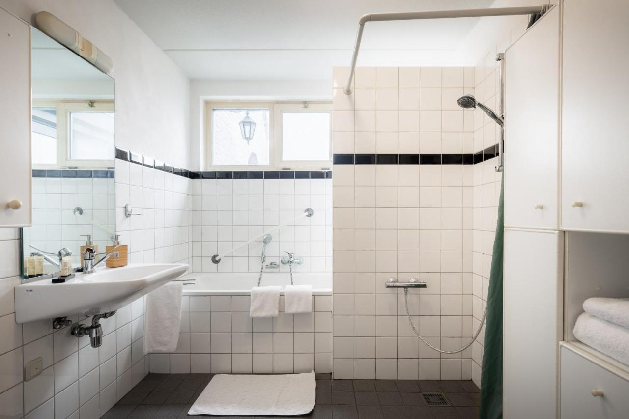 Hotel Nieuw Antiek Helden Bagian luar foto