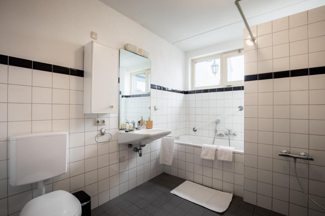 Hotel Nieuw Antiek Helden Bagian luar foto