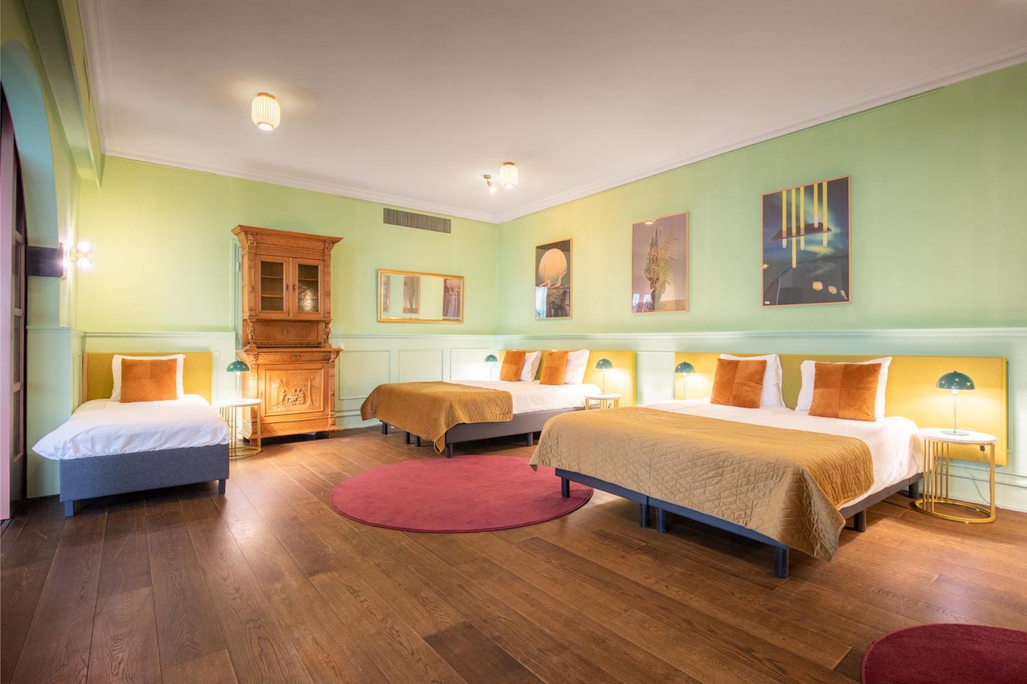 Hotel Nieuw Antiek Helden Ruang foto