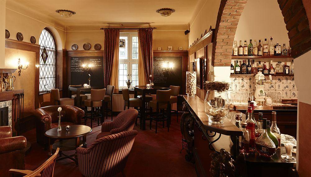 Hotel Nieuw Antiek Helden Bagian luar foto